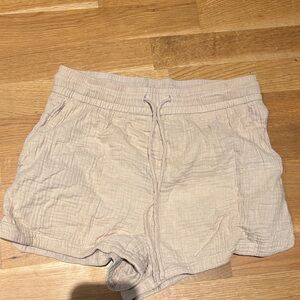 H&M Light Tan Textured Shorts